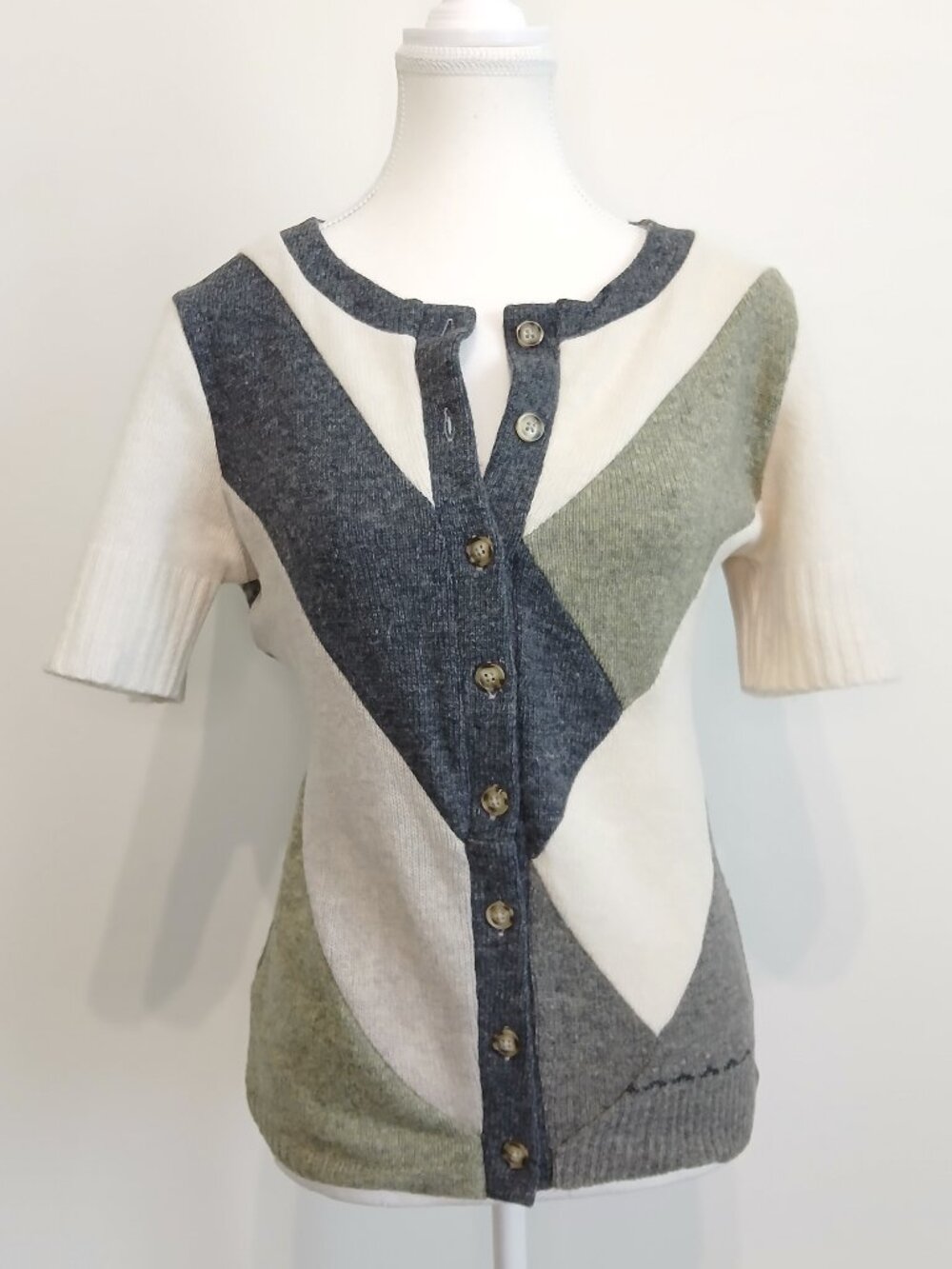 Preloved Short Sleeve Button Front Cardigan Sweater 100% Wool Size Large